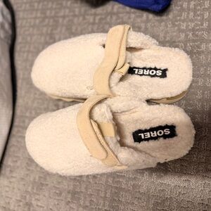 Sorel Cream Fuzzy Slippers